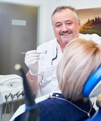 Behandlungen in der Zahnarztpraxis Ochinko