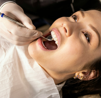 Kontrolle &amp; Untersuchung in der Zahnarztpraxis Ochinko